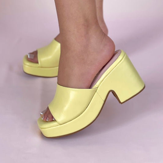 EMILIA - AMARILLO