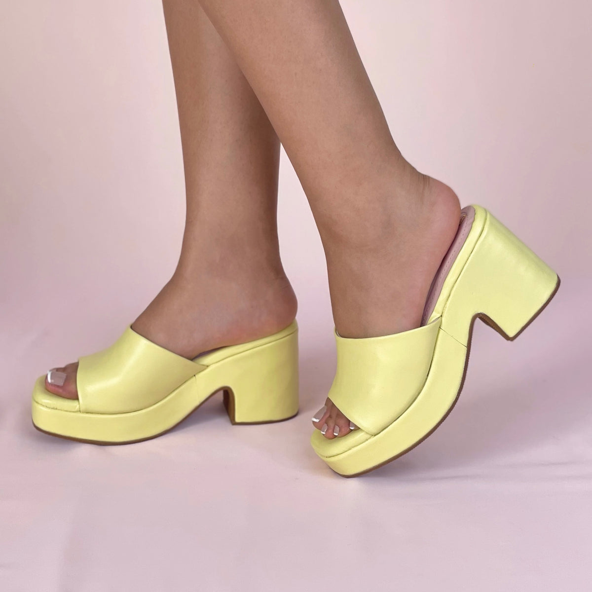 EMILIA - AMARILLO